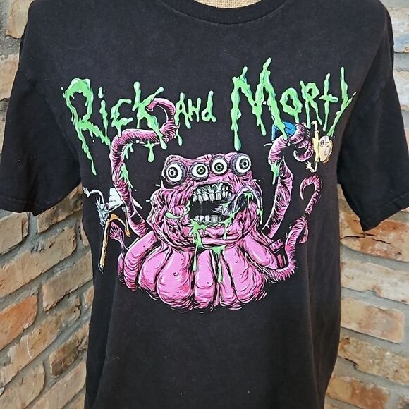 Rick & Morty Men's Tee shirt size Medium - Picture 3 of 7
